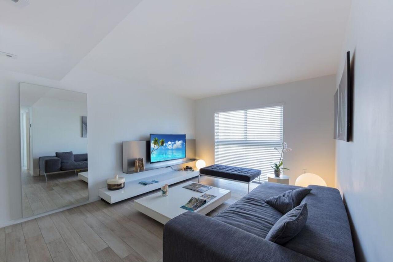 Beach Haus Key Biscayne Contemporary Apartments Extérieur photo