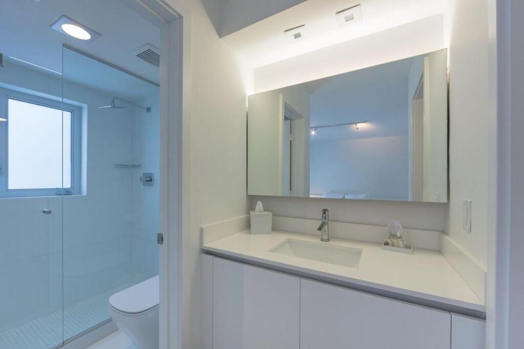 Beach Haus Key Biscayne Contemporary Apartments Extérieur photo