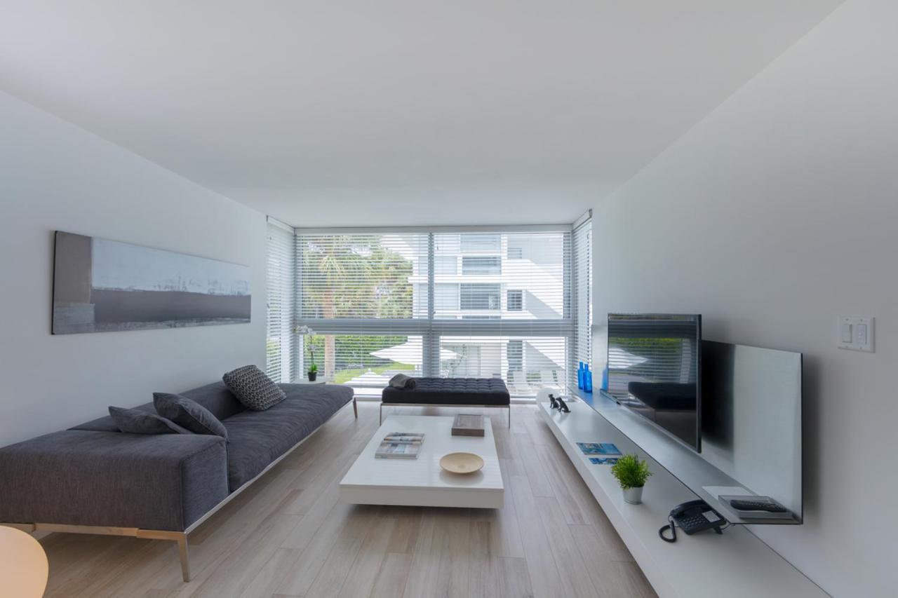 Beach Haus Key Biscayne Contemporary Apartments Extérieur photo