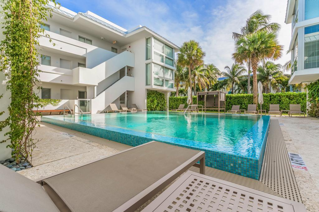 Beach Haus Key Biscayne Contemporary Apartments Extérieur photo