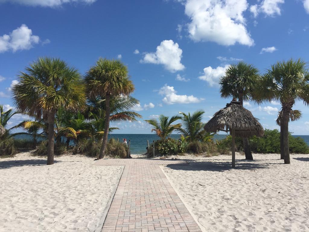 Beach Haus Key Biscayne Contemporary Apartments Extérieur photo