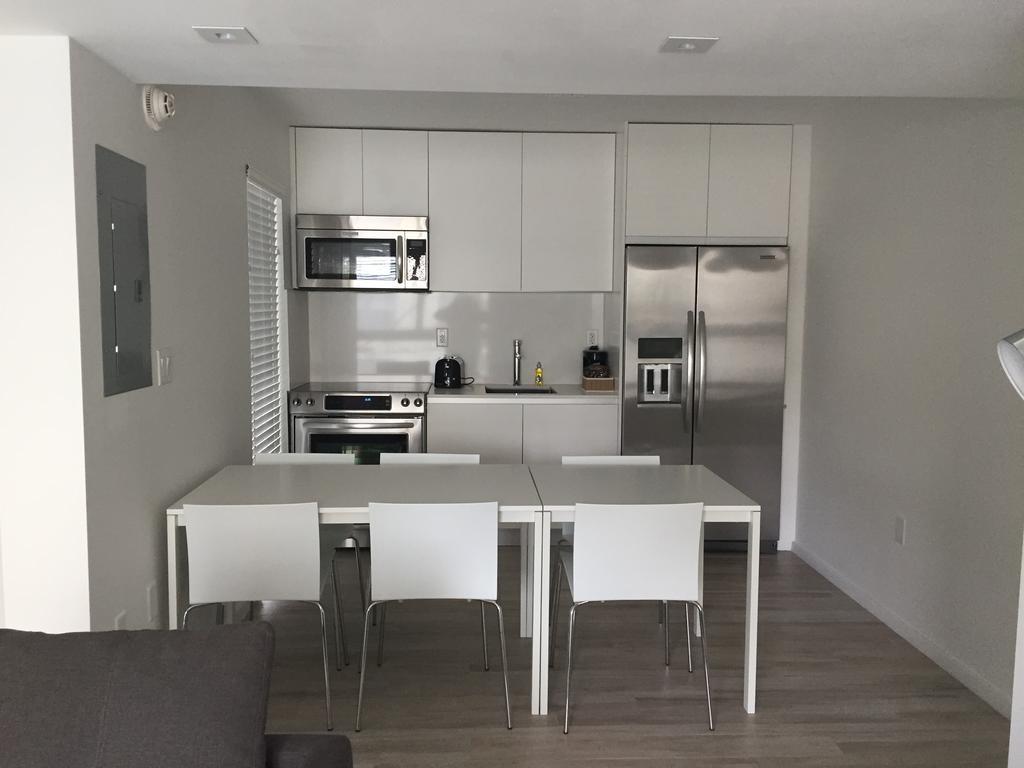 Beach Haus Key Biscayne Contemporary Apartments Extérieur photo