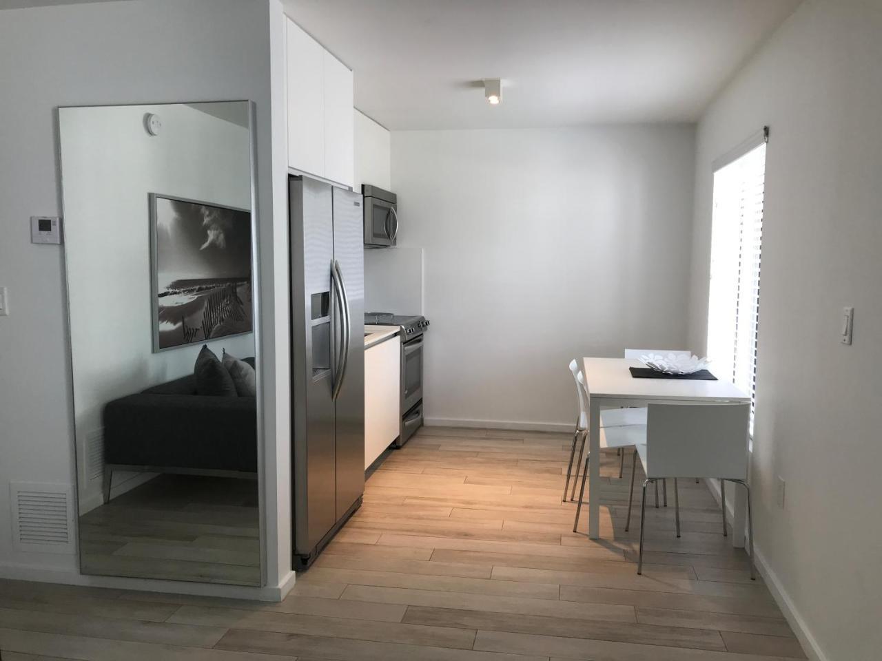 Beach Haus Key Biscayne Contemporary Apartments Extérieur photo